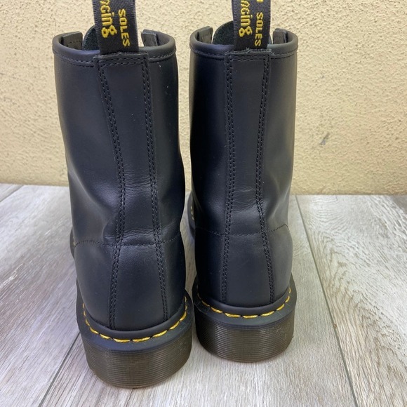 Dr. Martens 1460 Boots Womens Size 10 Black Original Smooth Leather Lace Up - Picture 10 of 14